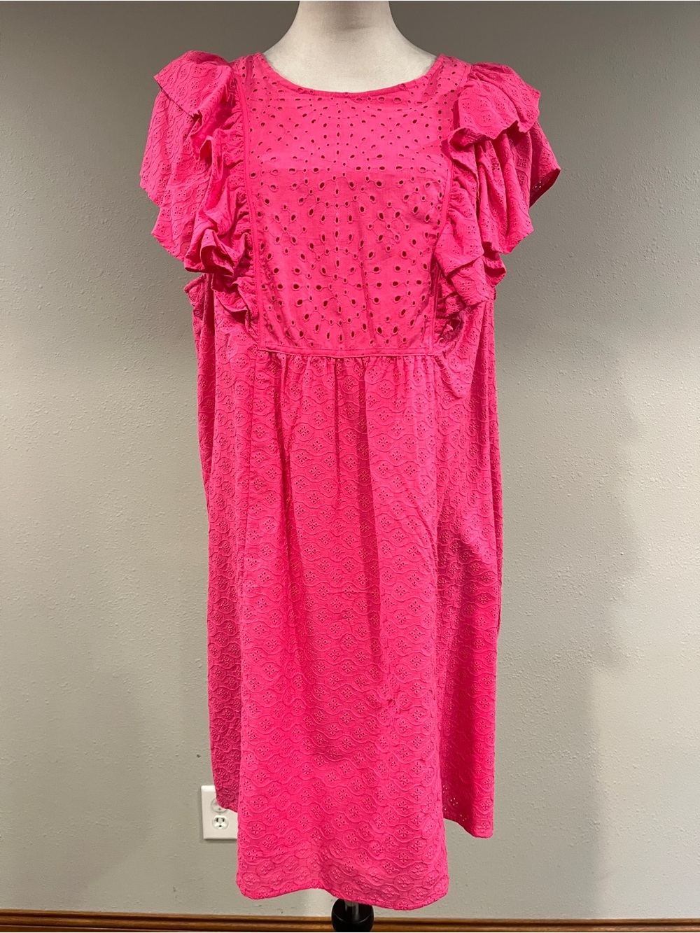 Terra & Sky Hot Pink Ruffle Eyelet plus size mini Dress size 1X